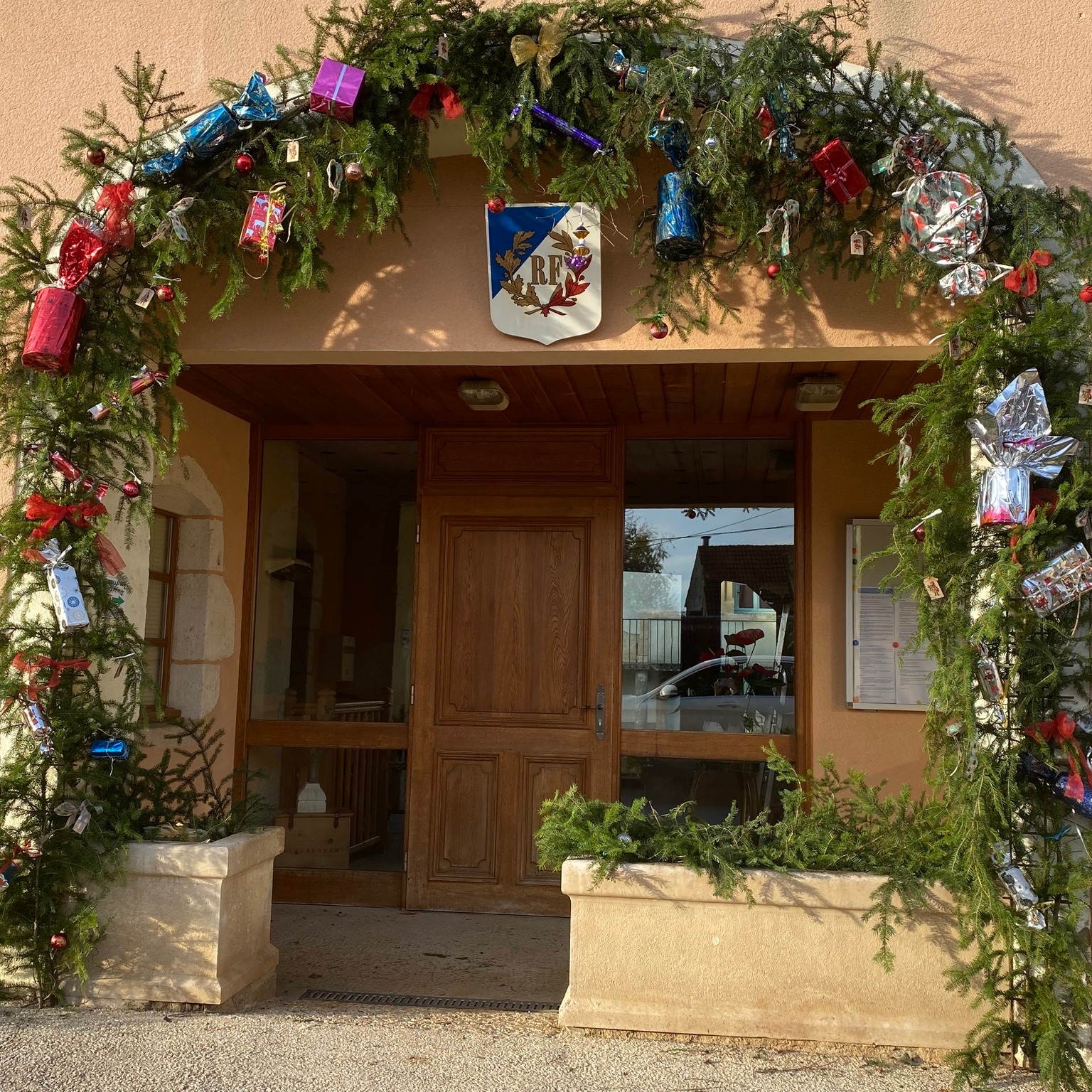 Mise en place des décorations de Noël